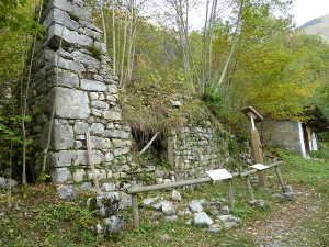 Ruines du village de Bellevaux.