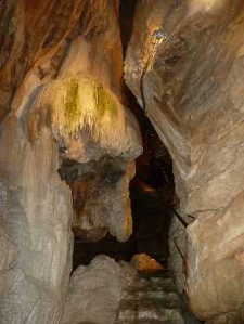 En Savoie, les grottes de St Christophes.