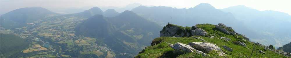 En Savoie, vue de Rossanaz sur les ' Bauges derrière '.